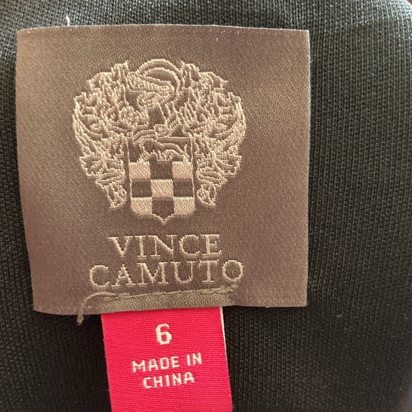 VINCE CAMUTO | Lace Panel Trumpet Gown Size 6 - Picture 9 of 13